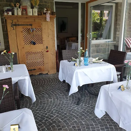 Alojamento de Acomodação e Pequeno-almoço Jasmin