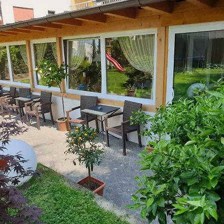 Alojamento de Acomodação e Pequeno-almoço Jasmin