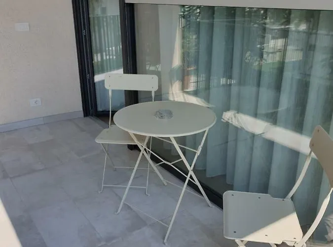 Jasmin Bed & Breakfast 3*